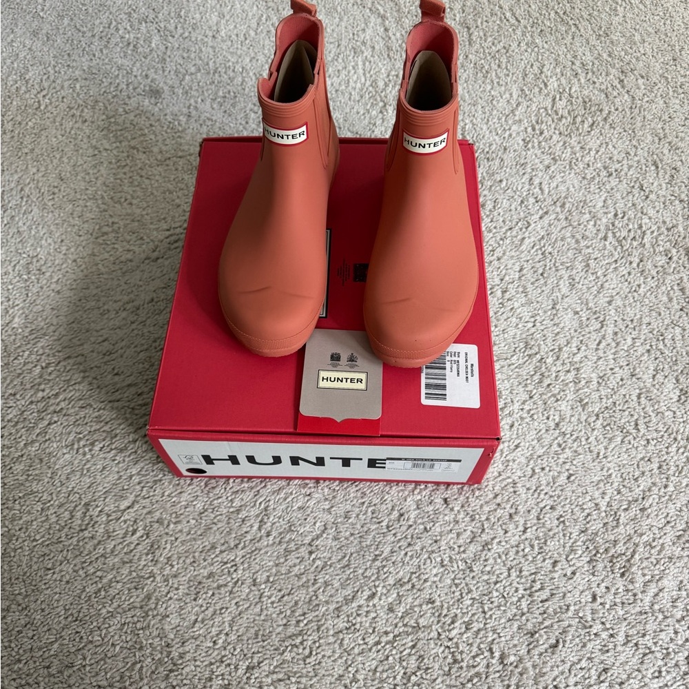 NW Box Hunter Red Flurry Rain/Snow Boots with Chunky Heel Original Chelsea Boot
